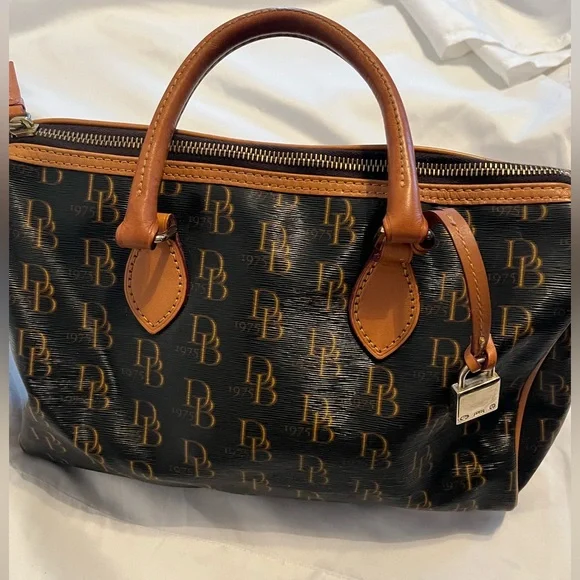 Dooney & Bourke Black/Tan Coated Canvas Satchel/Shoulder Bag AND Matching Wallet - Picture 2 of 15